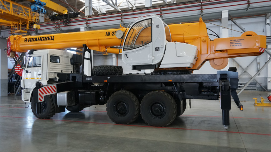 Аренда автокрана (автомобильного крана) Ивановец КС-45717К-3Р
