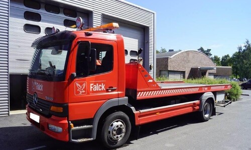 Эвакуатор MERCEDES 1528